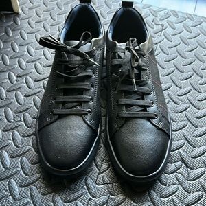 Men's trendy sneakers